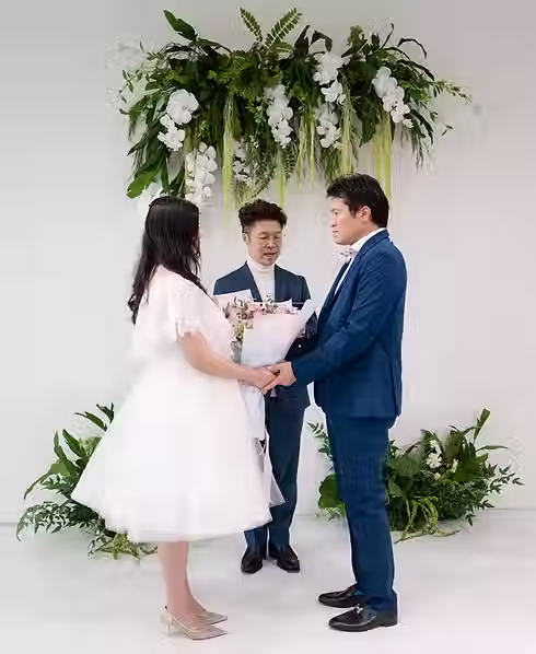 micro-wedding.avif