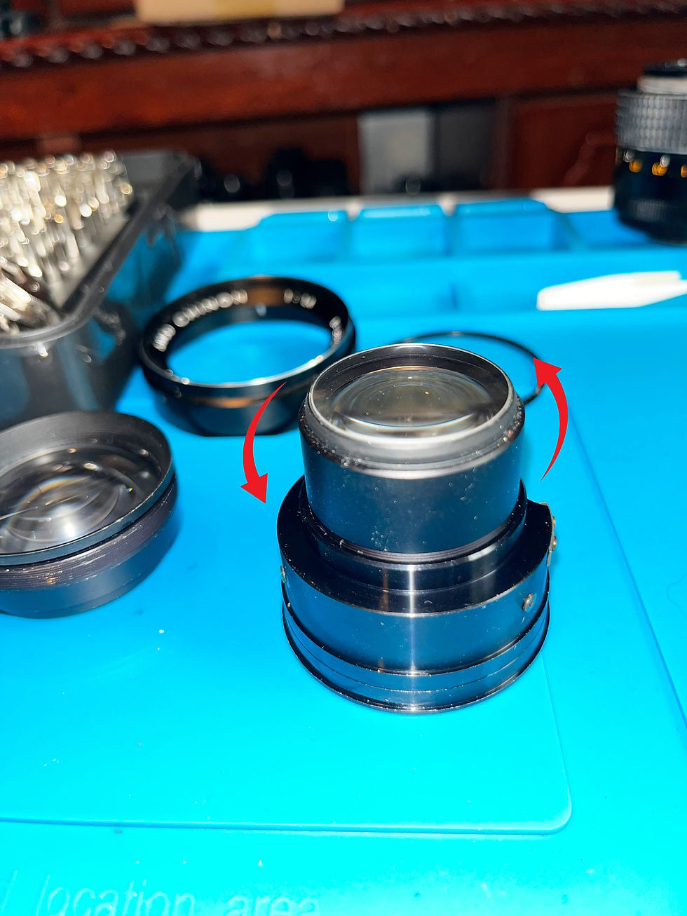 How to repair a stuck aperture on a Auto Chinon 55mm F/1.4 M42 Mount