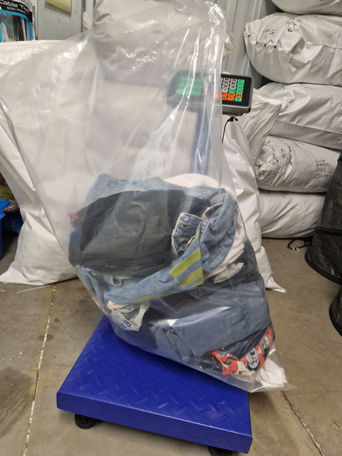 7kg Music & Band Merch "Exact Bale" – 34 Items | Big Labels & Indie Gems