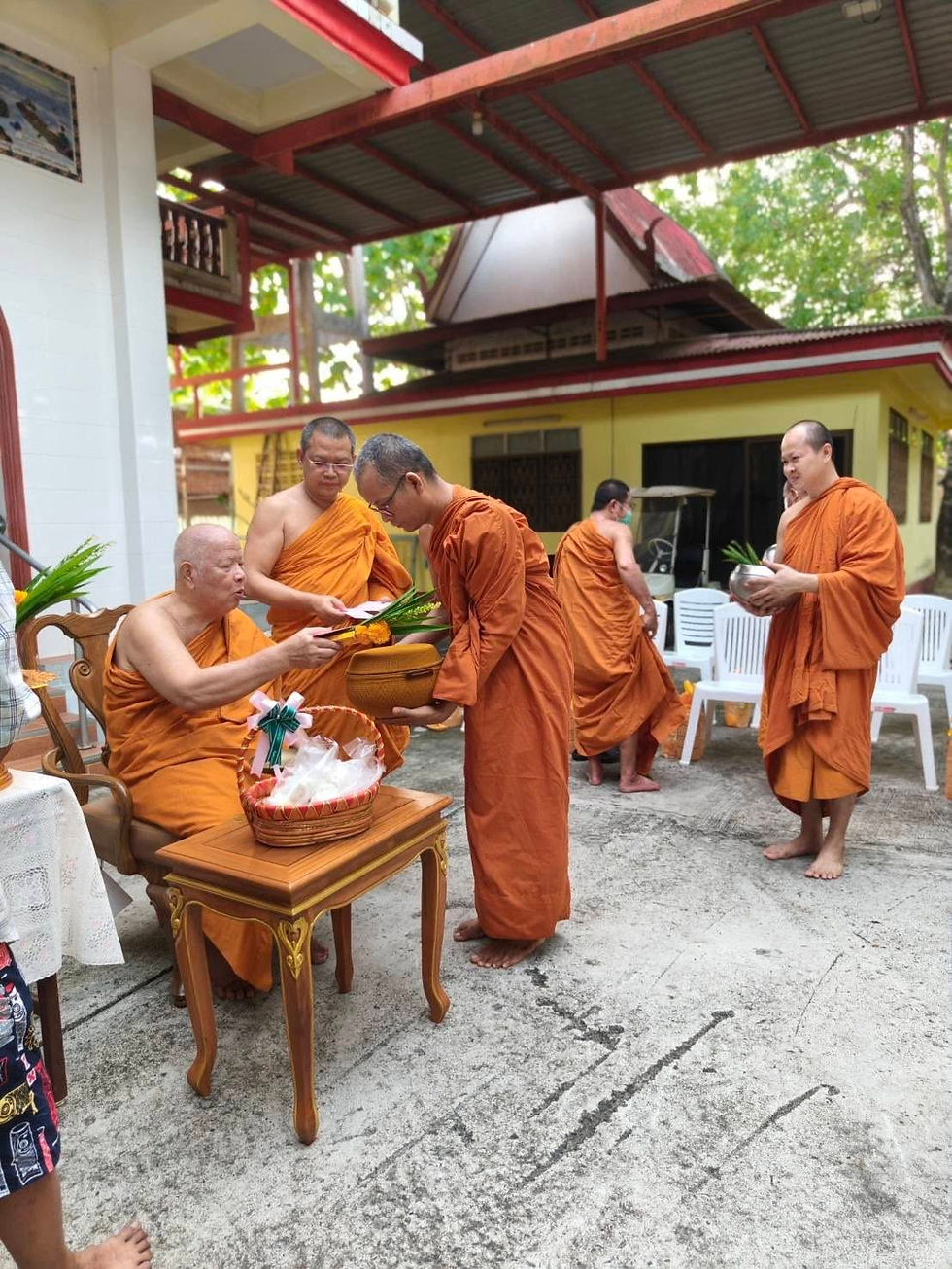 🙏 供僧布施、托钵供养暨早餐供养功德法会 🙏