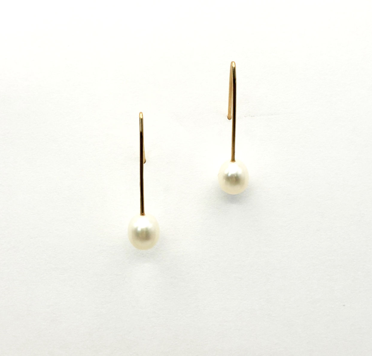 Creamy Drop Pearls on Gold