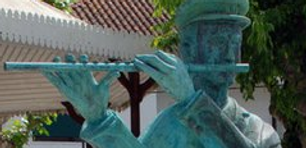 Estátua Músico