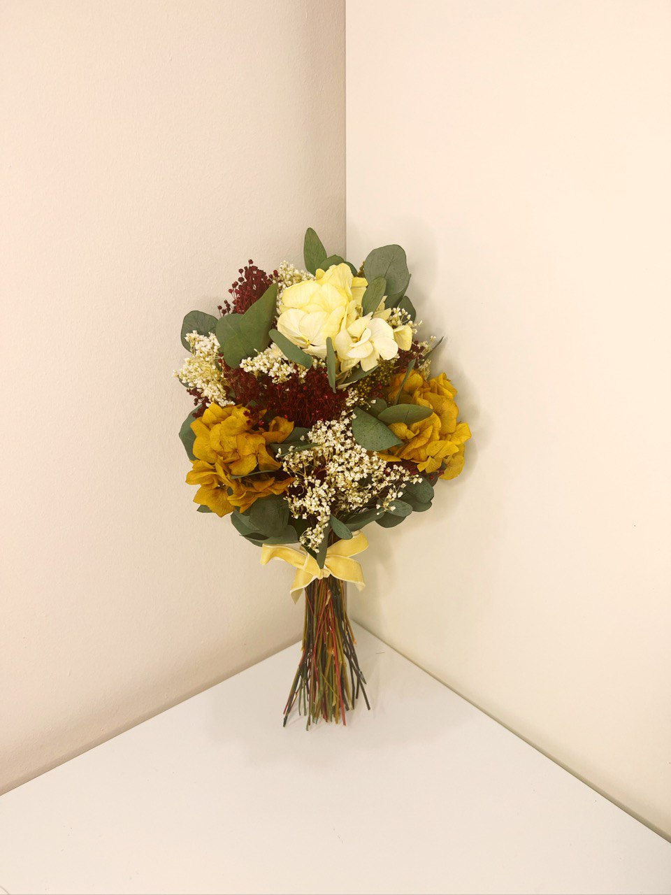 ramo novia flores preservadas hortensia granate