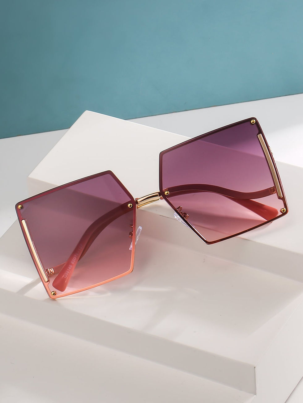 Thumbnail: Chic Square Studded Frame Sungasses