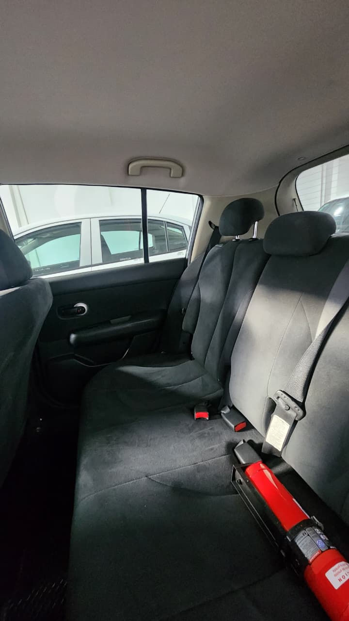 Miniatura: Nissan tiida 2010 (VALOR EN DOLARES