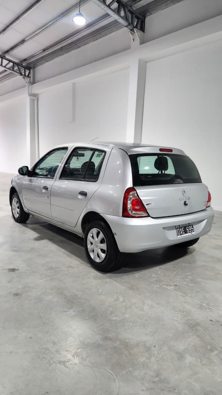Miniatura: RENAULT CLIO 1.2 2015