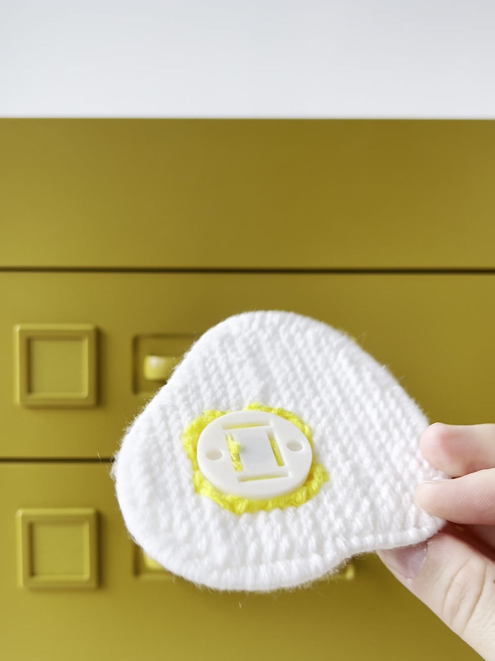 Thumbnail: 3D Embroidery Kit - Fried Egg Magnet