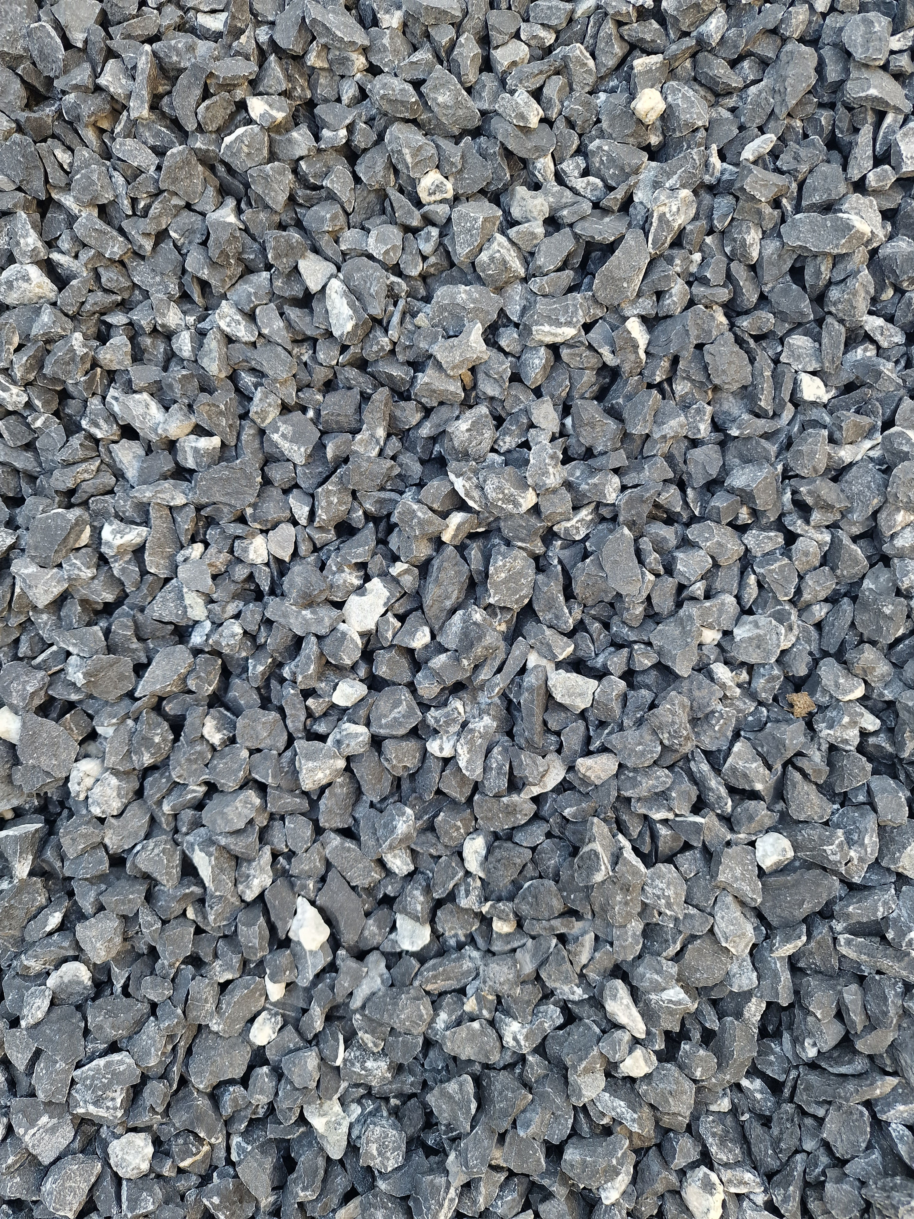 CRNI Drobljeni Granulat (16-31mm)