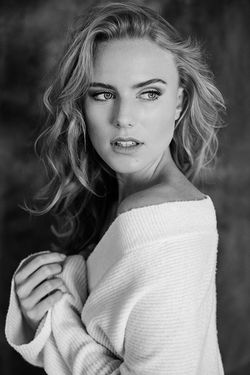 VictoriaKarner_1666_125pxPRO