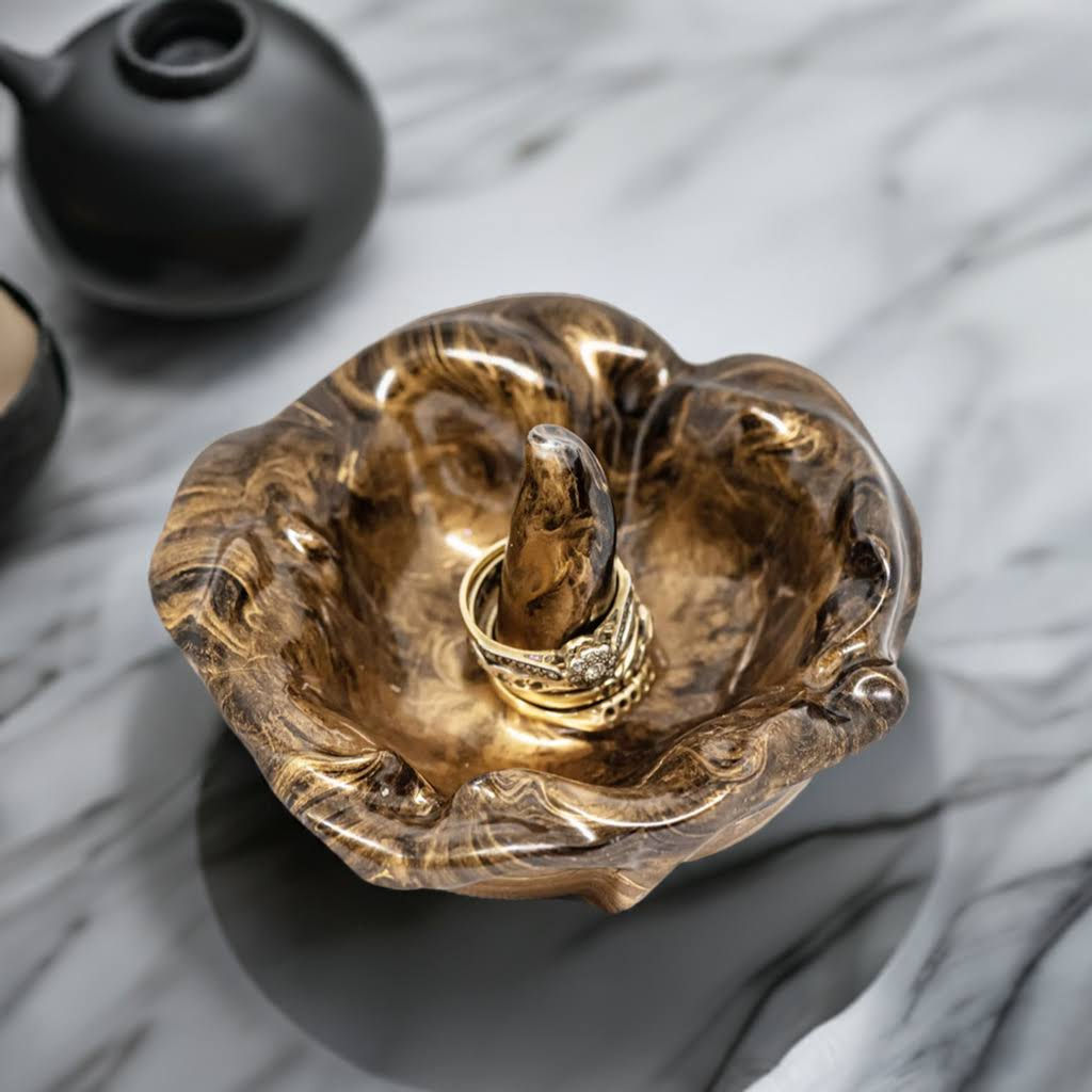 Ring storage trinket tray in Saturn Gold