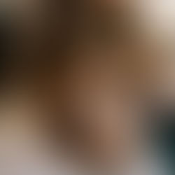 Pourquoi la grossesse et l’allaitement entraînent-ils la chute de cheveux ?