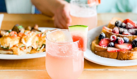 essex-ice-cream-caafe-sunday-brunch-mixed-berry-french-toast-eggs-benedict-mimosa-fresh-fo