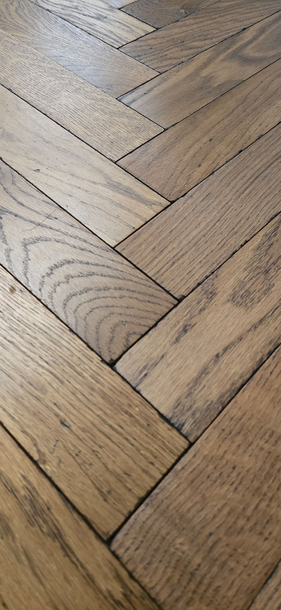 Thumbnail: Core Tumbled Russet European Engineered Oak Herringbone