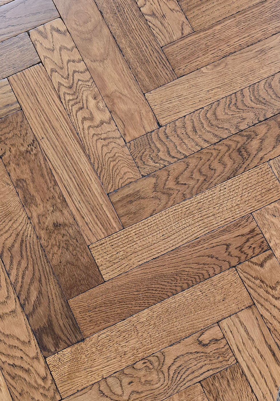 Thumbnail: Core Tumbled Russet European Engineered Oak Herringbone