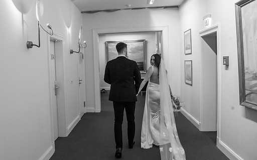 Moderne, zeitgemäße Hochzeitsfotografie in Kiel.