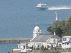 神の島教会と五島行き高速船