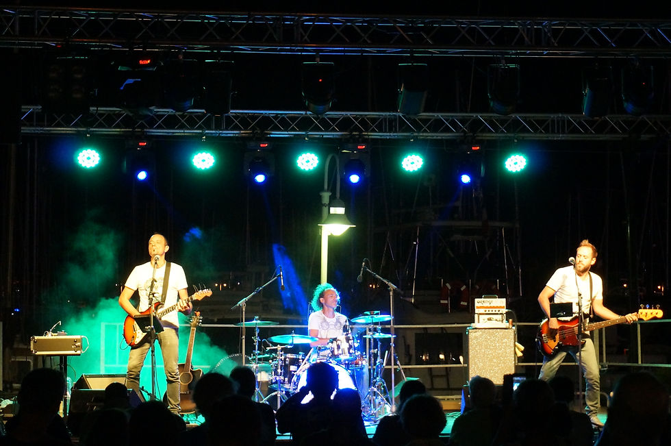 PashGang on stage