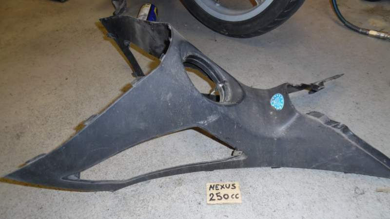 Plastica tunnel centrale gilera nexus 250 500 ie 04 08