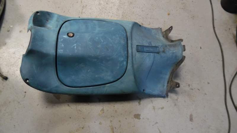 Plastica retroscudo usata Aprilia scarabeo 50-100 96-12