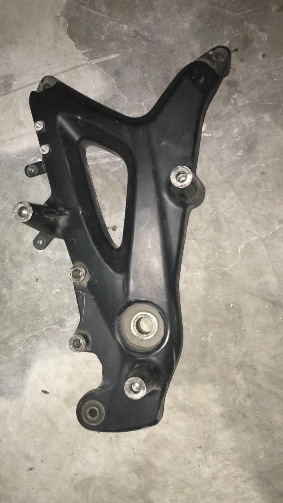 STAFFA SUPPORTO MARMITTA USATA KYMCO DOWNTOWN 300