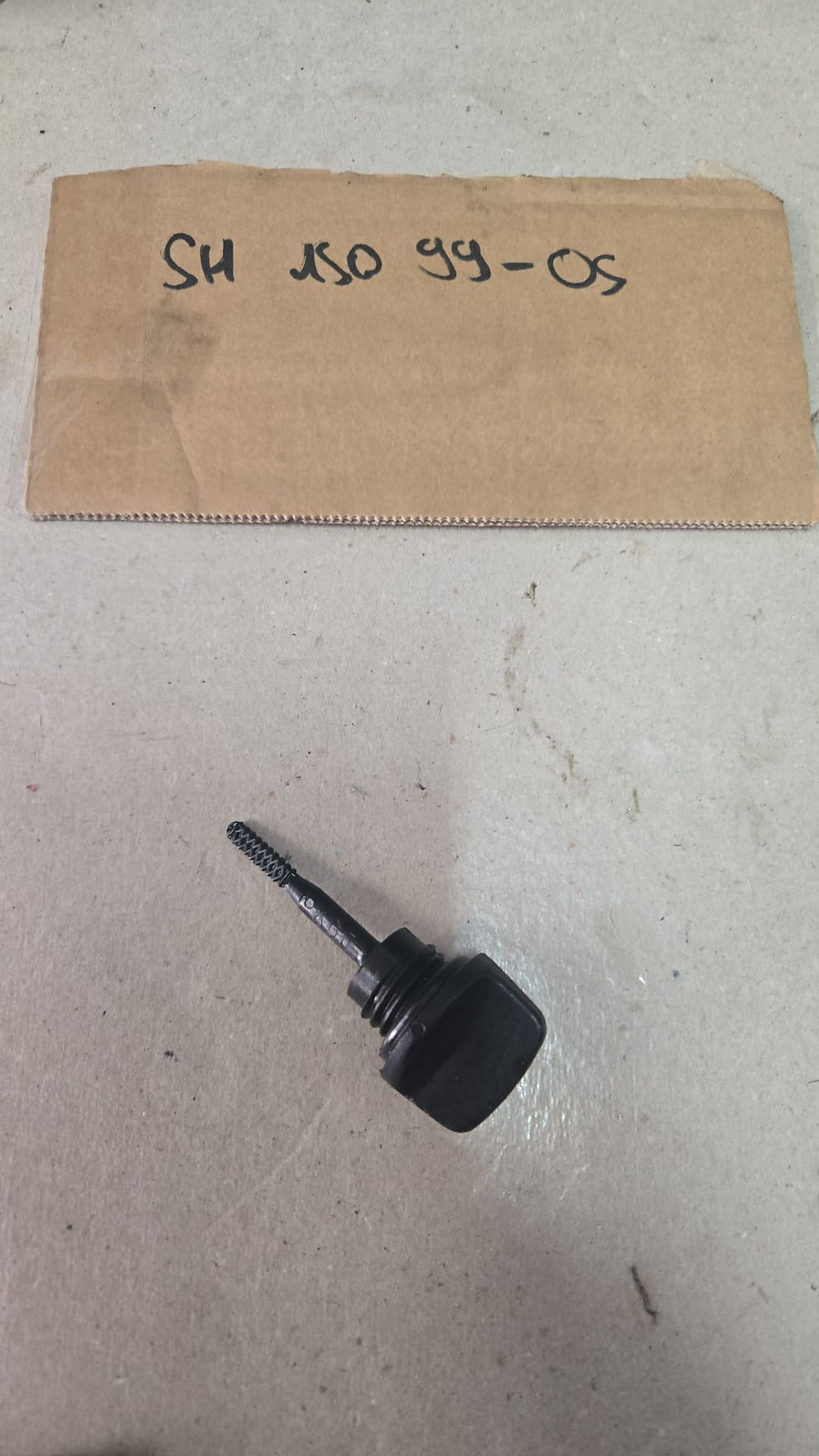 TAPPO OLIO CON ASTINA LIVELLO USATO HONDA SH 125 150 99 - 05