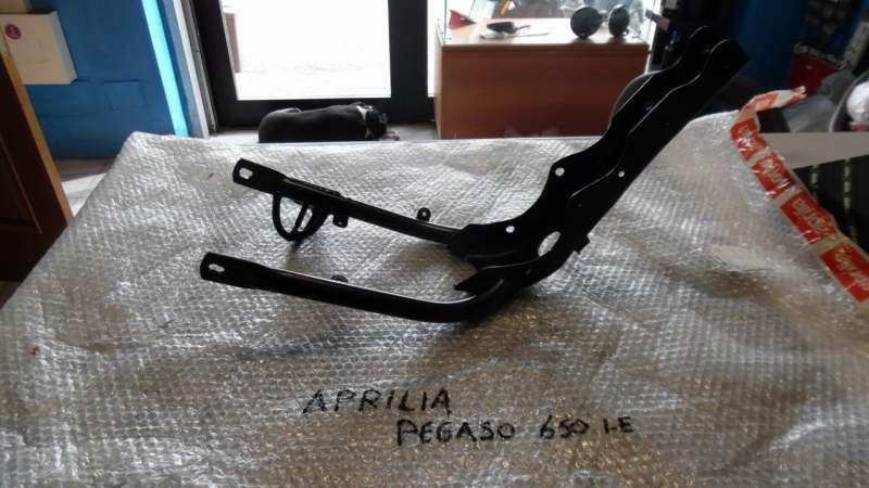 Miniatura: CULLA MOTORE | Aprilia Pegaso 650 I.E | 2001-2004