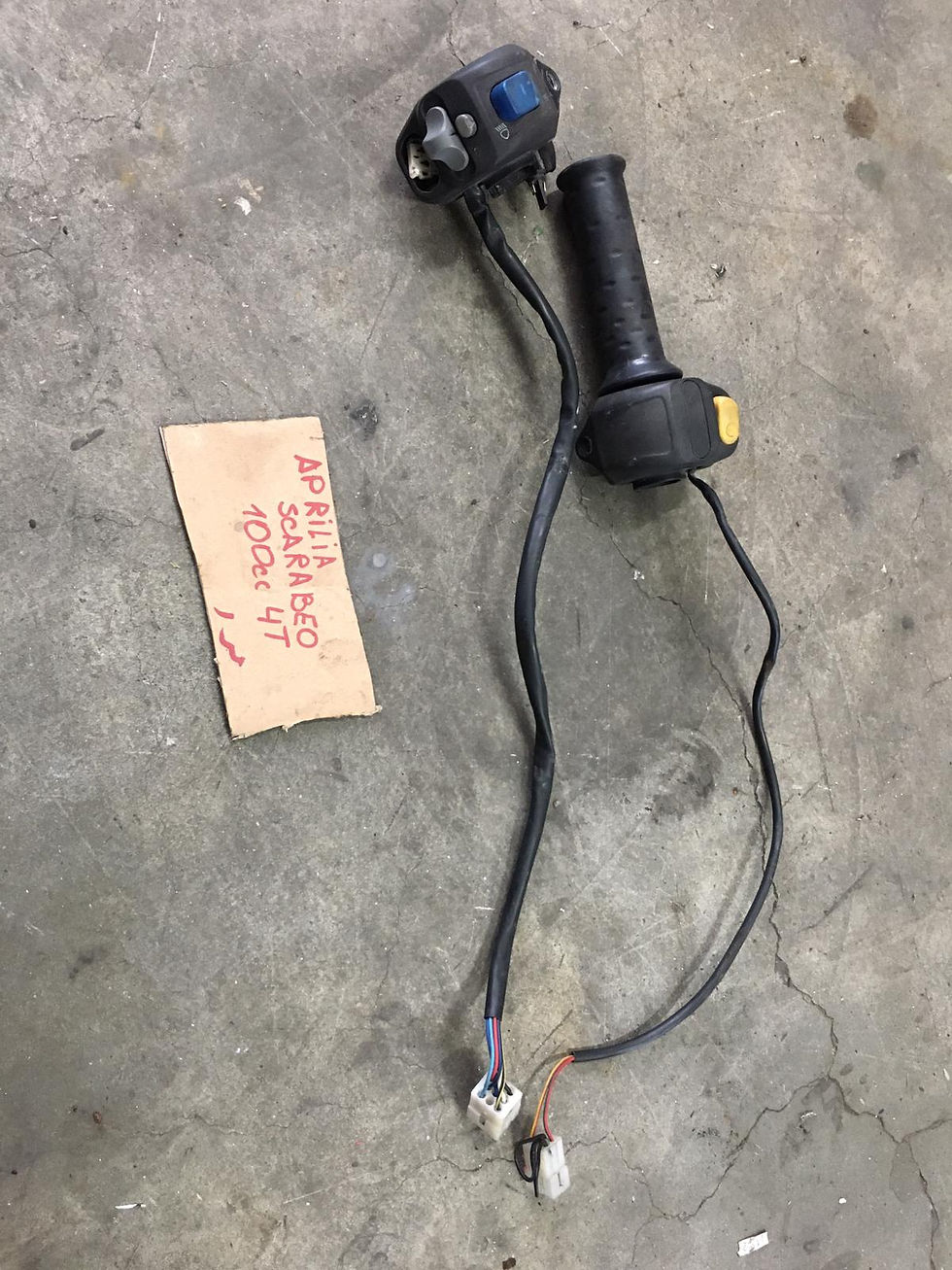 COPPIA DEVIO LUCI USATI APRILIA SCARABEO 50 100 4T