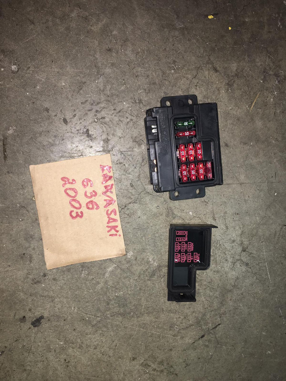 SCATOLA FUSIBILI USATA KAWASAKI 636 2003