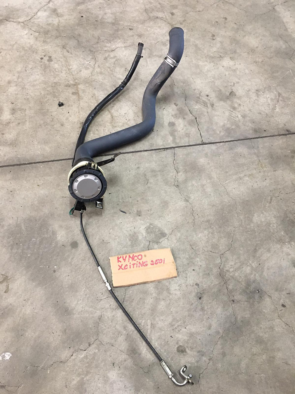 TAPPO SERBATOIO BENZINA USATO KYMCO XCITING 250cc