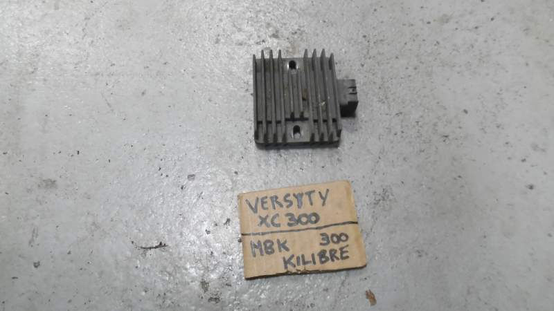 Miniatura: REGOLATORE DI TENSIONE YAMAHA XC 300 VERCITY / MBK KILIBRE 300
