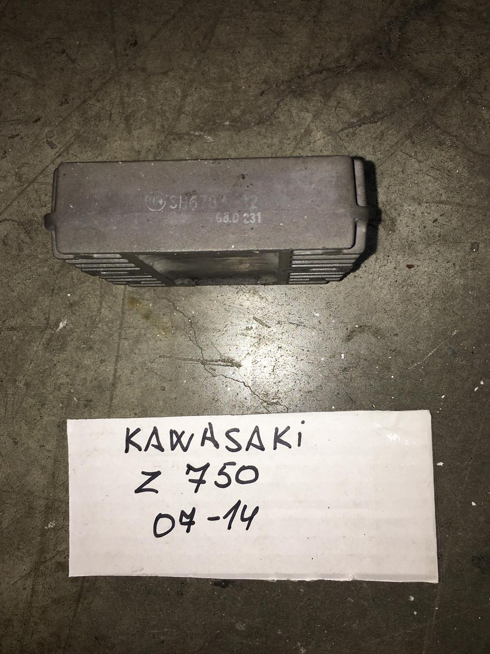 Miniatura: REGOLATORE DI TENSIONE USATO KAWASAKI Z 750 06 - 14