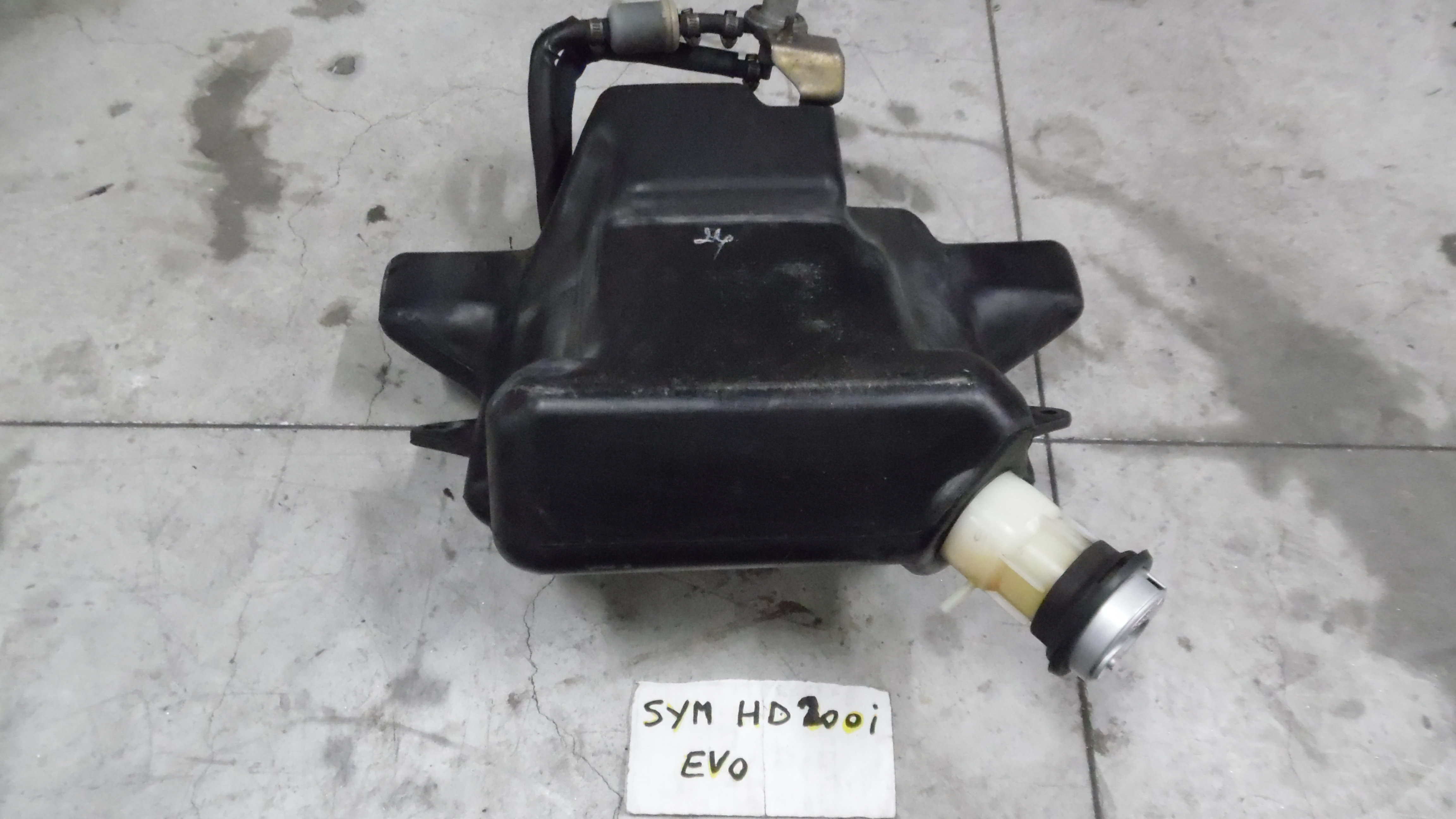 SERBATOIO BENZINA USATO SYM HD 125 150 200 EVO | Centro moto ricambi