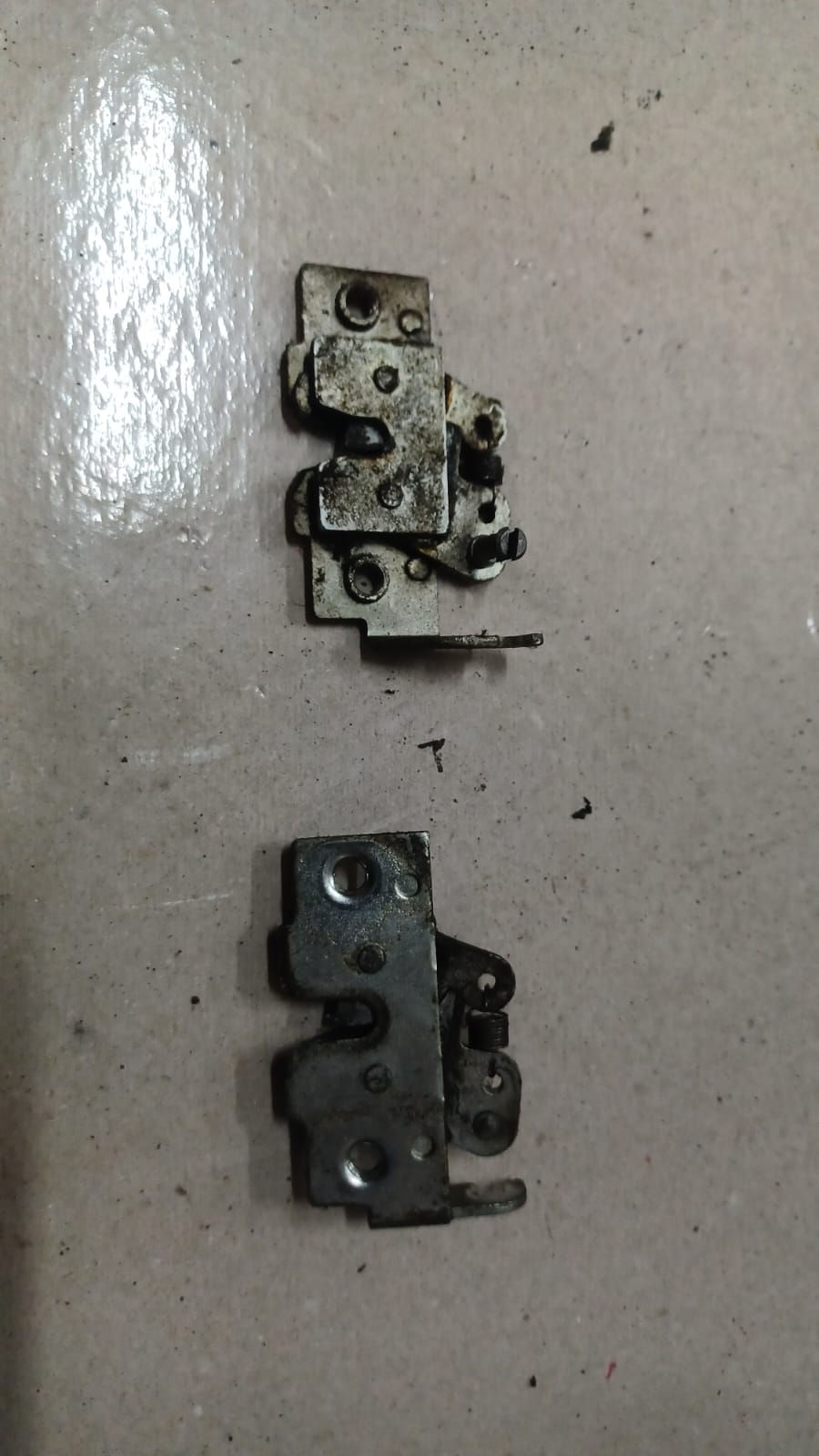 COPPIA SERRATURE AGGANCIO SELLA USATE YAMAHA X MAX 125 250 05 09