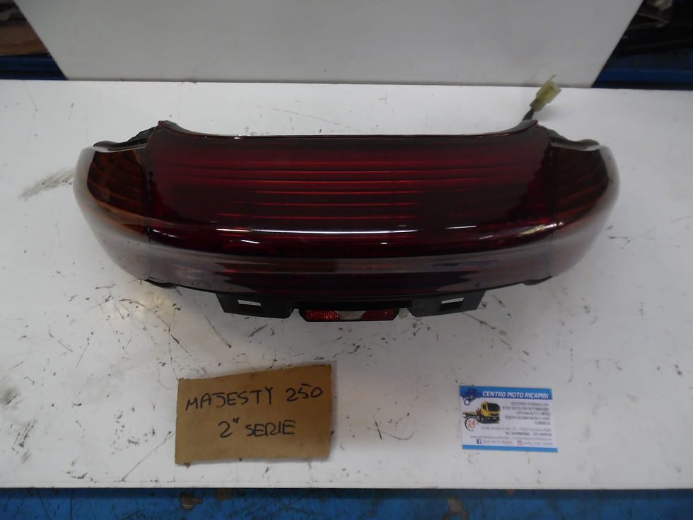 FANALE POSTERIORE USATO YAMAHA MAJESTY 250 2° SERIE 00-05