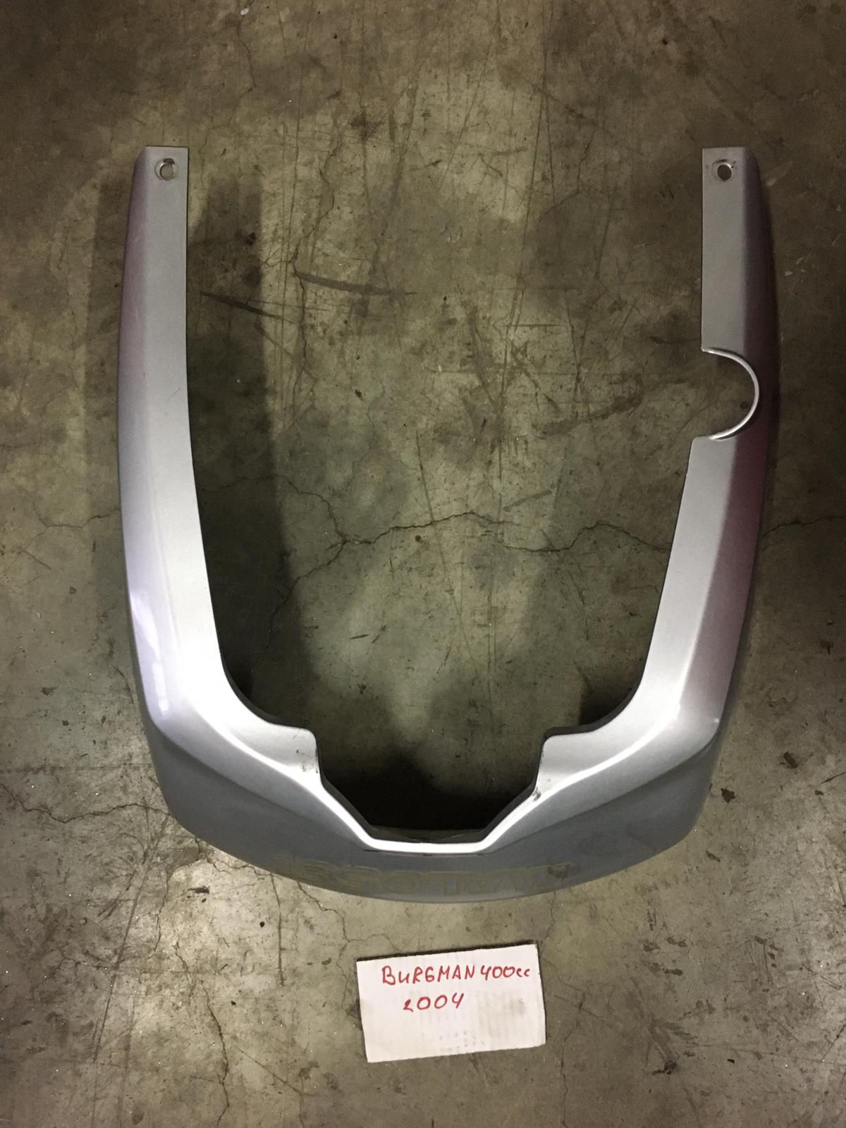 CARENA SOTTO FARO POSTERIORE USATA GRIGIO SCURO SUZUKI BURGMAN 250 400 2003