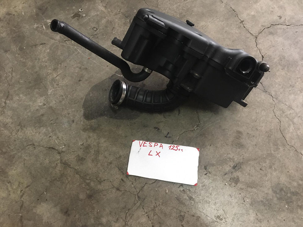 Miniatura: SCATOLA FILTRO ARIA MOTORE USATA PIAGGIO VESPA LX 125 150