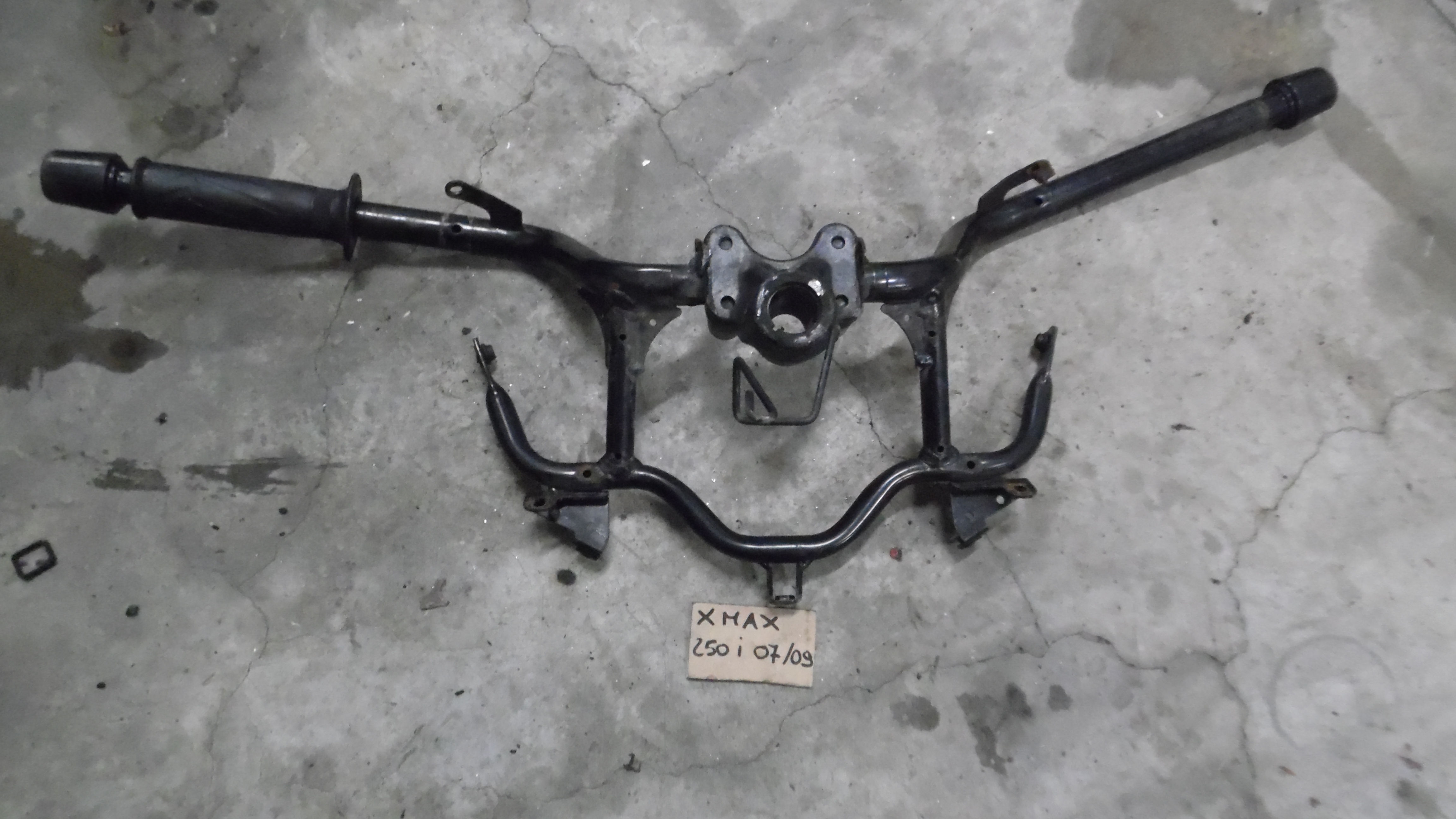 MANUBRIO USATO YAMAHA X MAX 125 250 2005 - 2009