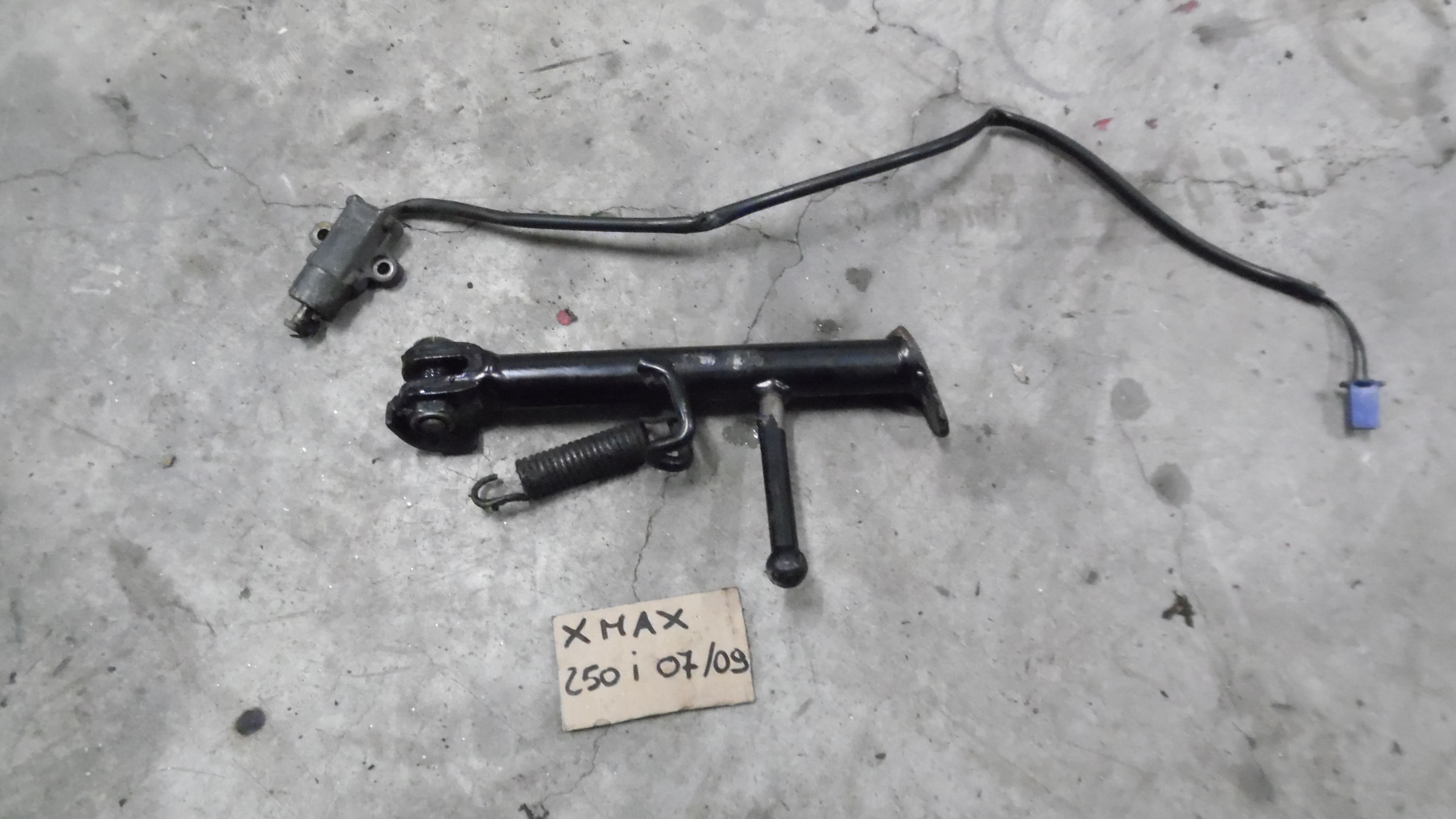 Cavalletto laterale usato yamaha x max 125 250 05-09