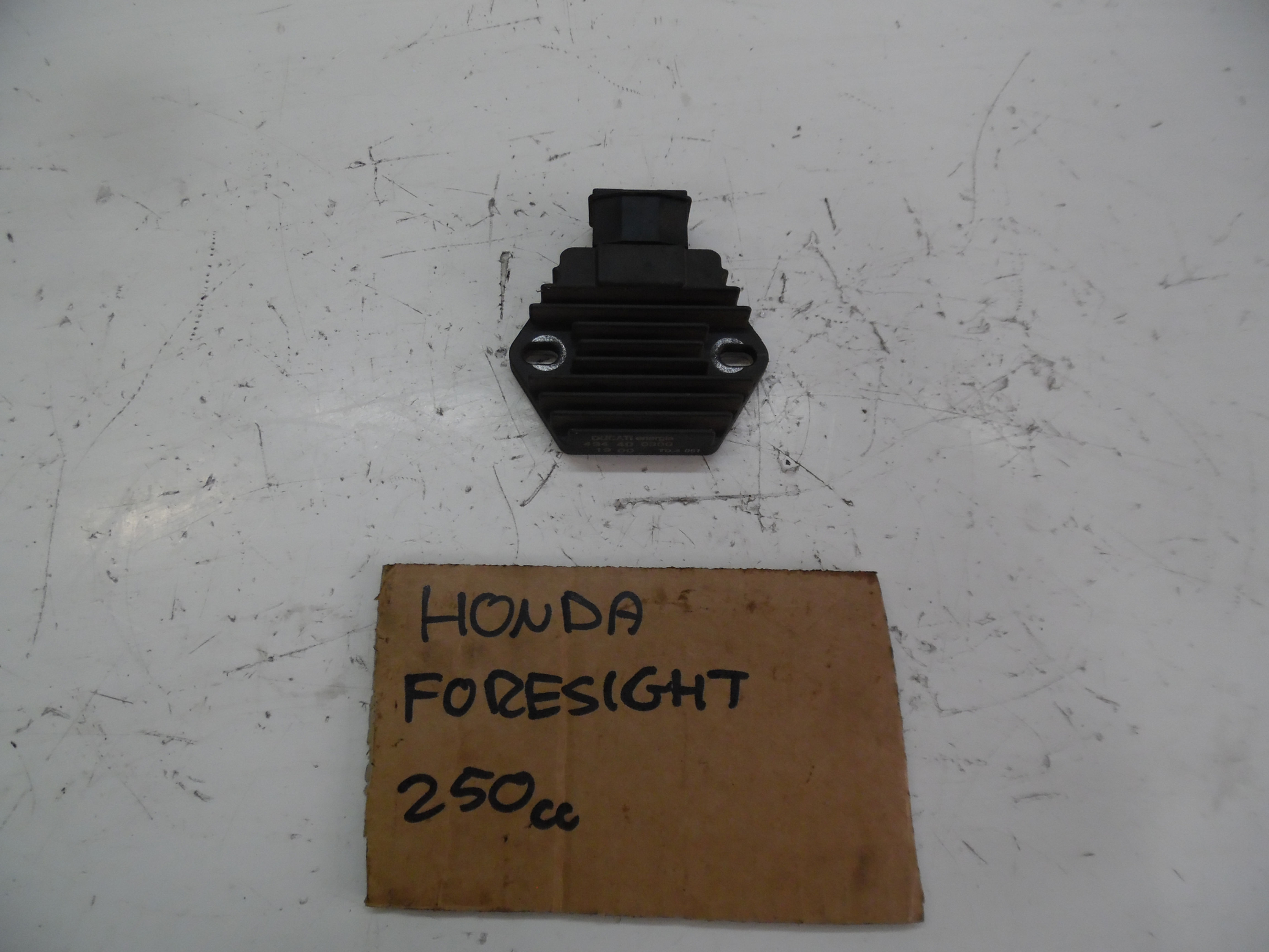 REGOLATORE DI TENSIONE USATO HONDA FORESIGHT 250