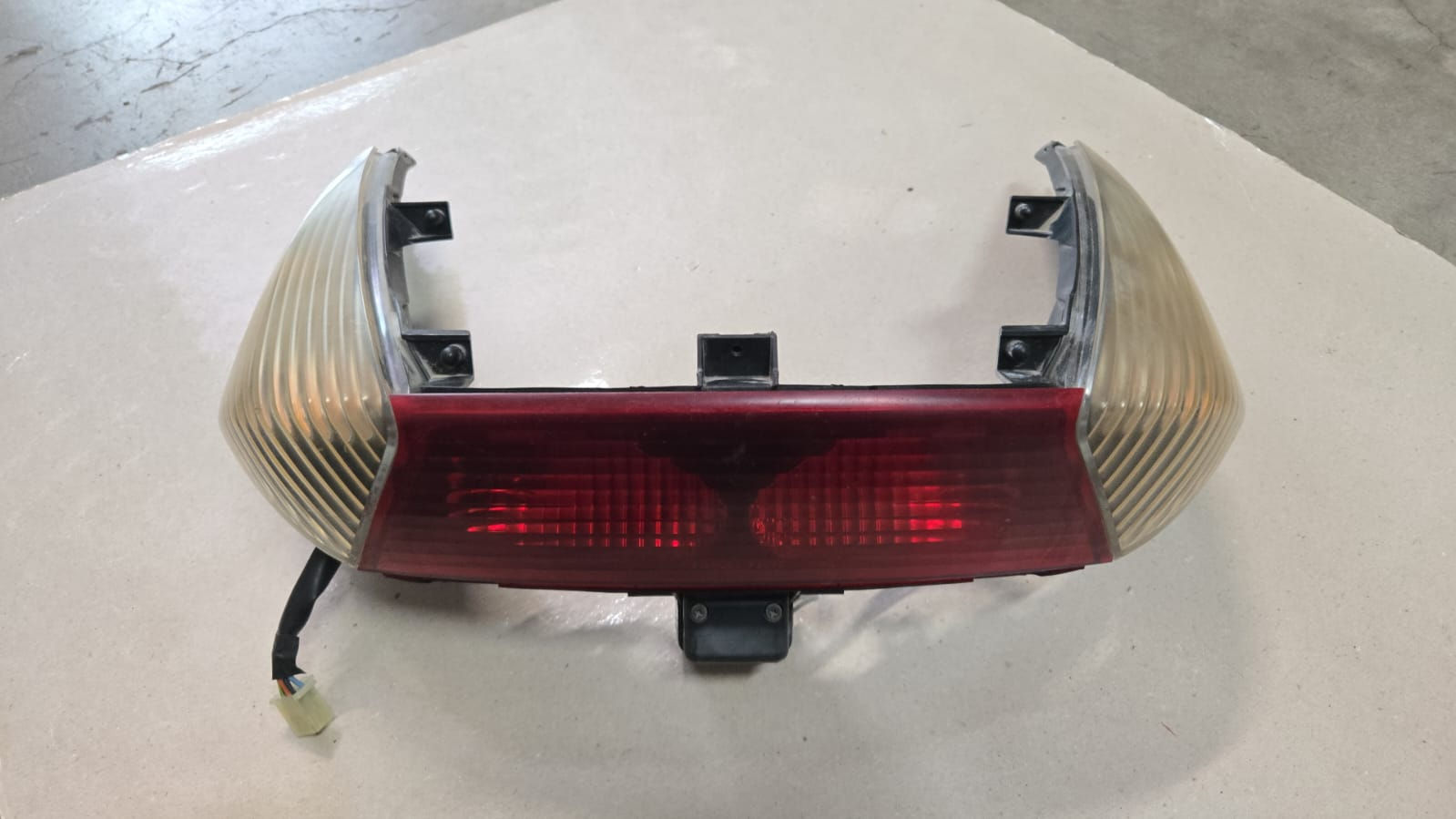 FANALE POSTERIORE USATO COMPLETO HONDA SILVER WING 400 600 FINO 2006