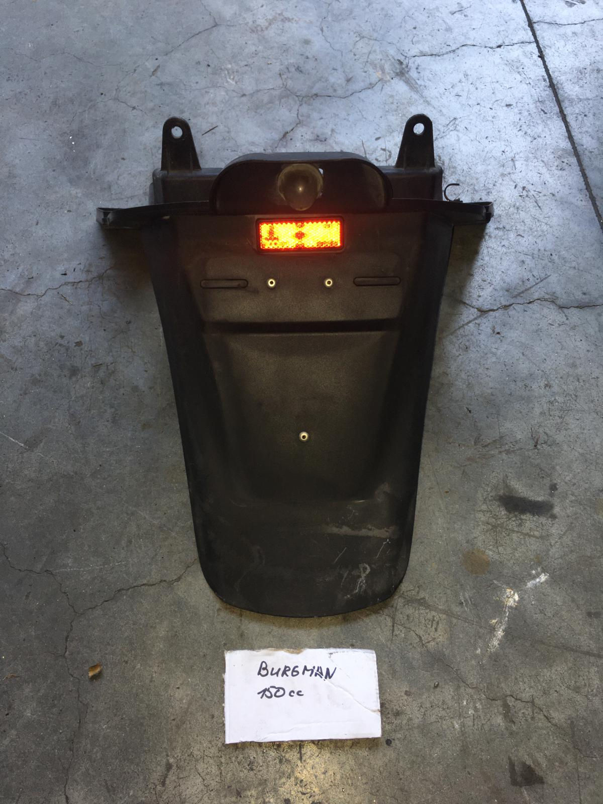 PLASTICA PARAFANGO PORTA TARGA SUZUKI BURGMAN 125 150 FINO 06