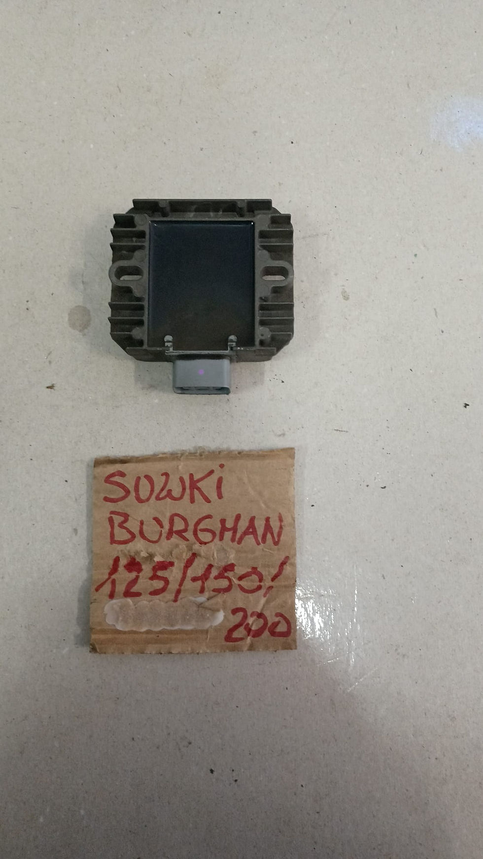 Miniatura: REGOLATORE DI TENSIONE USATO SUZUKI BURGMAN 125 150 200 I 07>