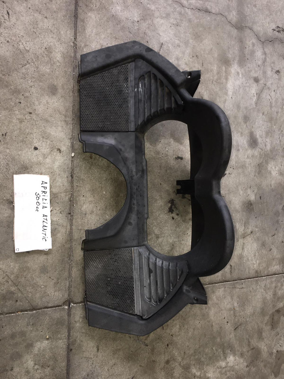 PLASTICA CONTORNO STRUMENTO APRILIA ATLANTIC 500 1° SERIE