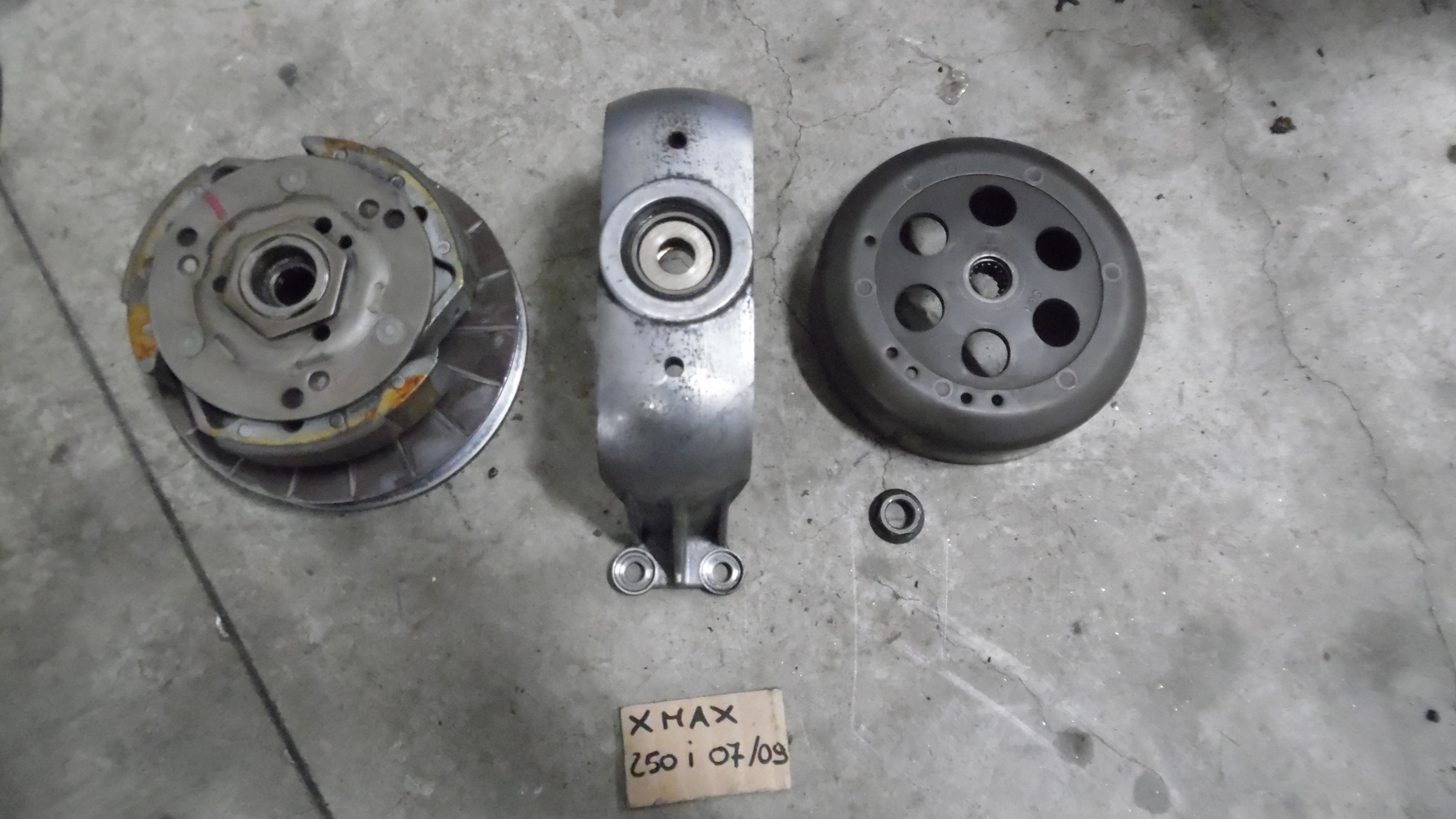 GRUPPO CAMPANA FRIZIONE PULEGGE YAMAHA X MAX 250 2005-2009