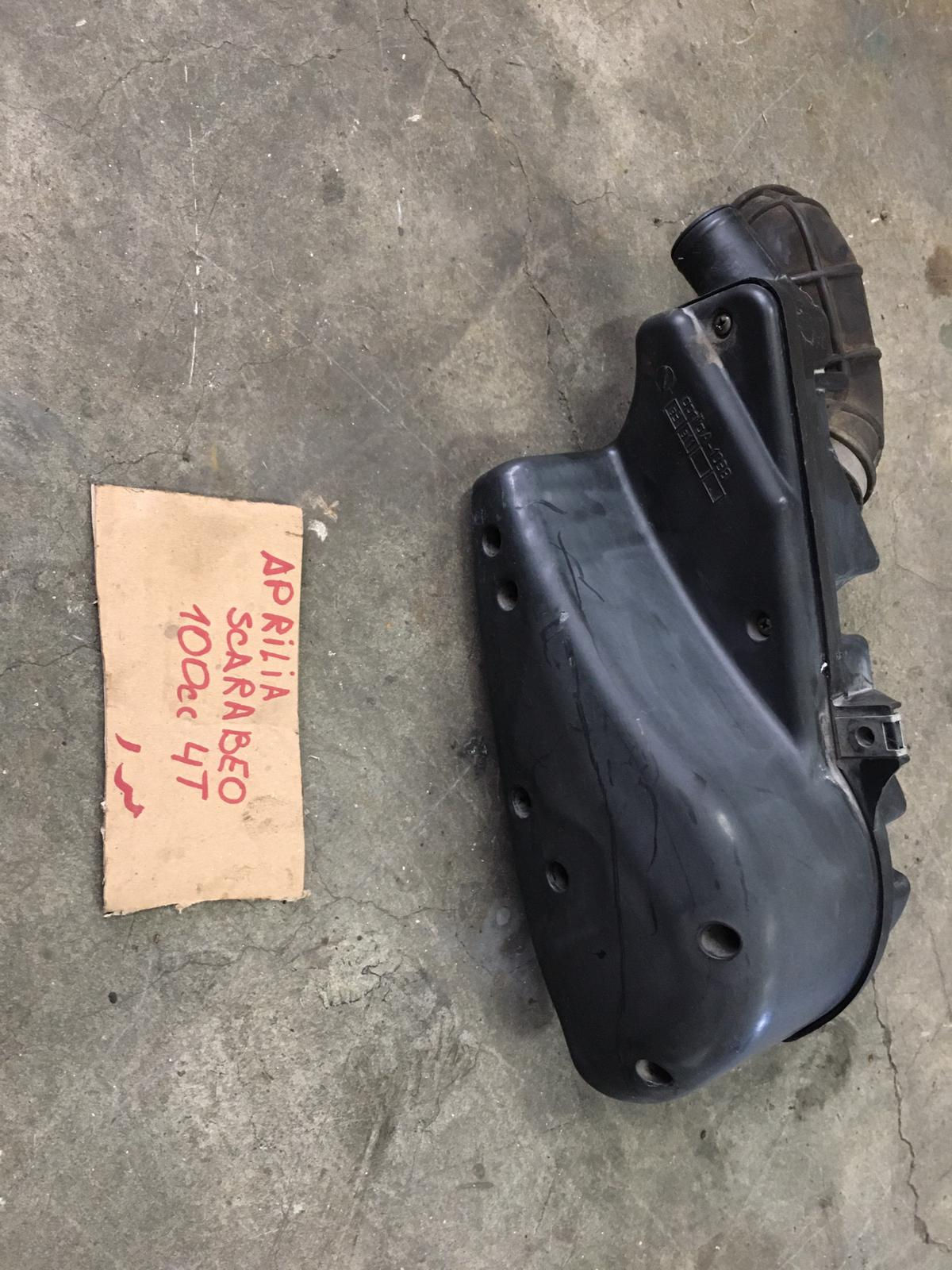 SCATOLA FILTRO ARIA MOTORE USATA APRILIA SCARABEO 100cc 4 TEMPI