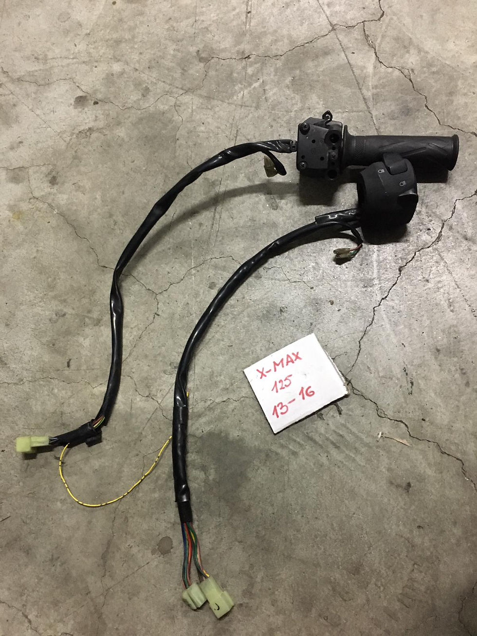 COPPIA DEVIO LUCI USATI YAMAHA X MAX 125 250 2010 2013