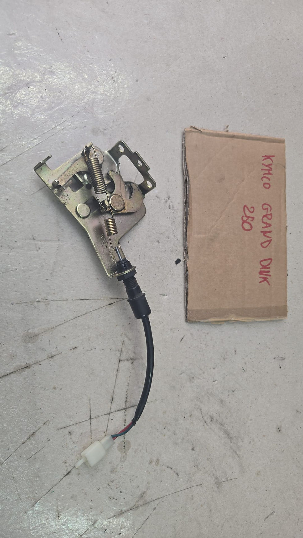 SERRATURA AGGANCIO SELLA USATO KYMCO GRAN DINK 250