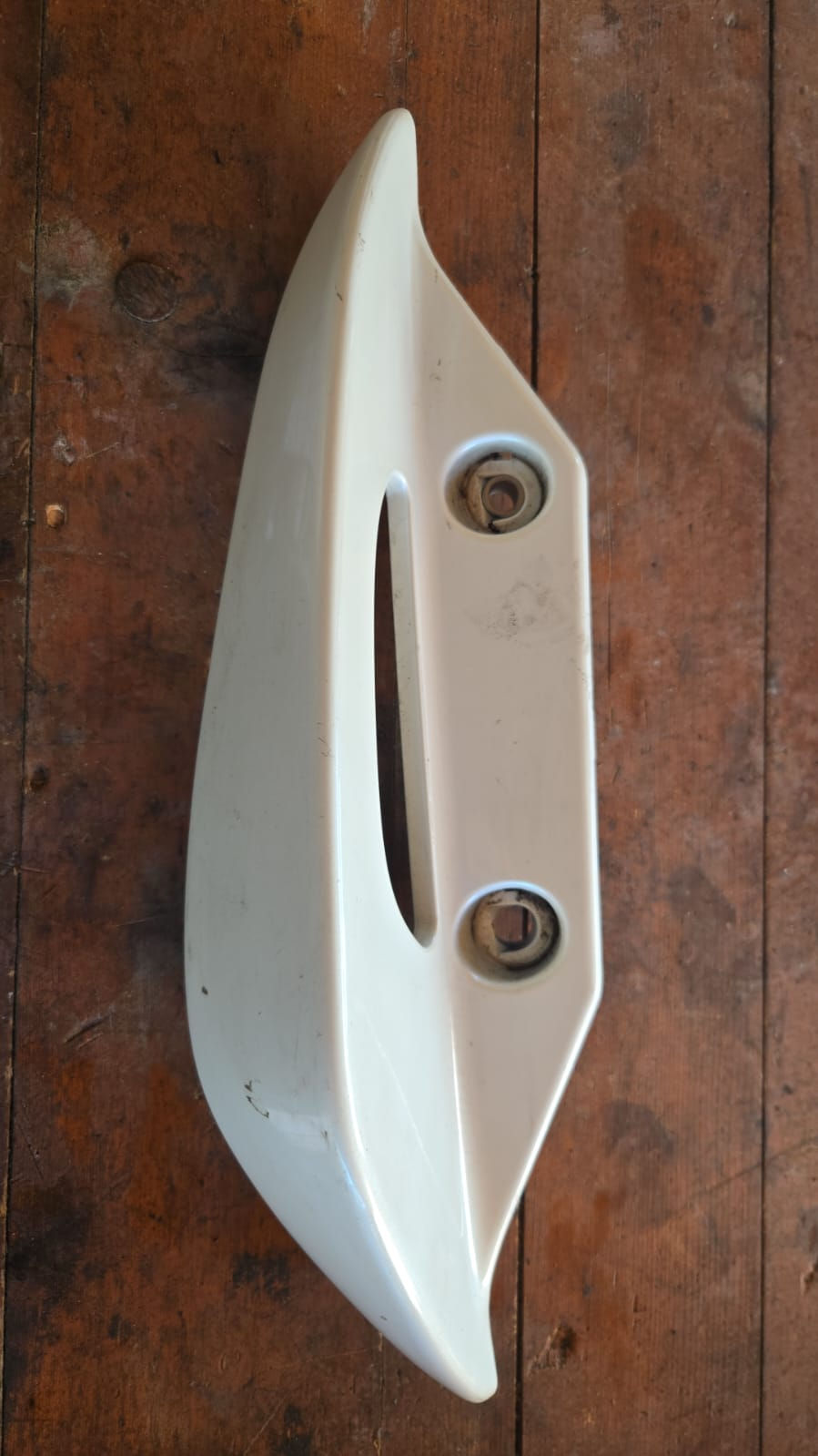 Miniatura: COPPIA MANIGLIE PASSEGGERO BIANCO SUZUKI BURGMAN 125 200 2007