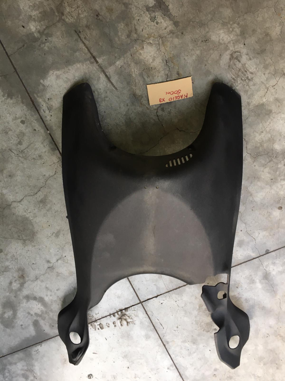 Plastica vasca sotto pedana usata piaggio x9 180 200 250 500