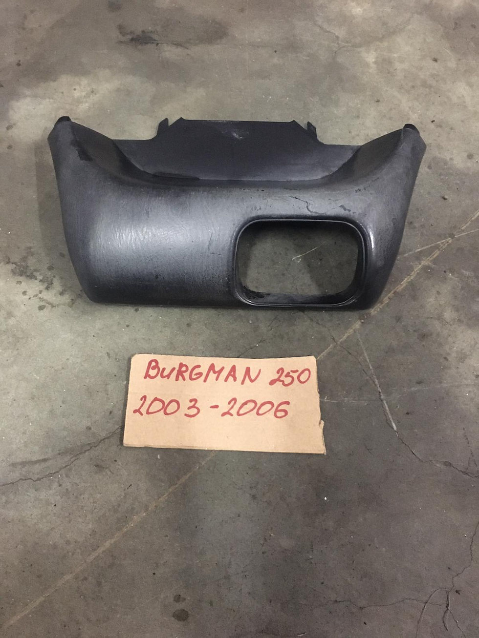 PLASTICA CONTORNO CHIAVE SUZUKI BURGMAN 250 400 03-06